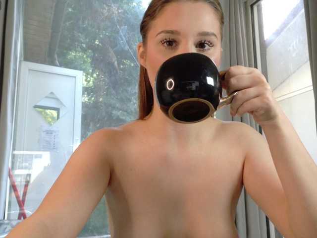 ScarletFlame, en directo ahora en BongaCams