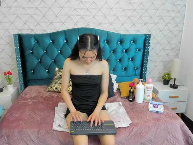 Pulis-bell's BongaCams show and profile