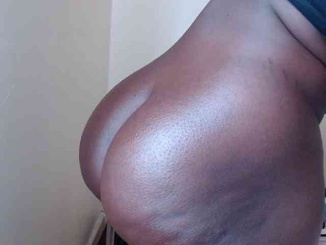 Model: Ass-minaj