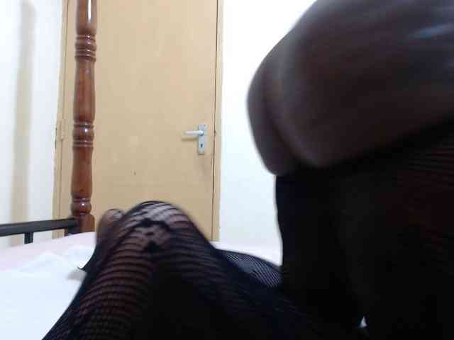 Model: Ass-minaj