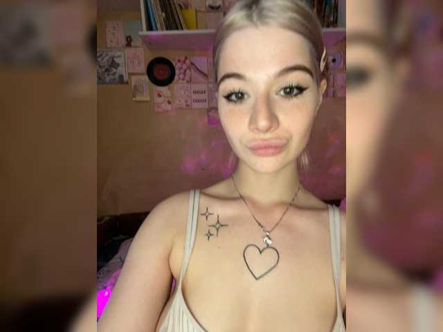 ShanelManro live cam on BongaCams