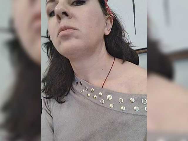 OpenGirl's BongaCams show and profile