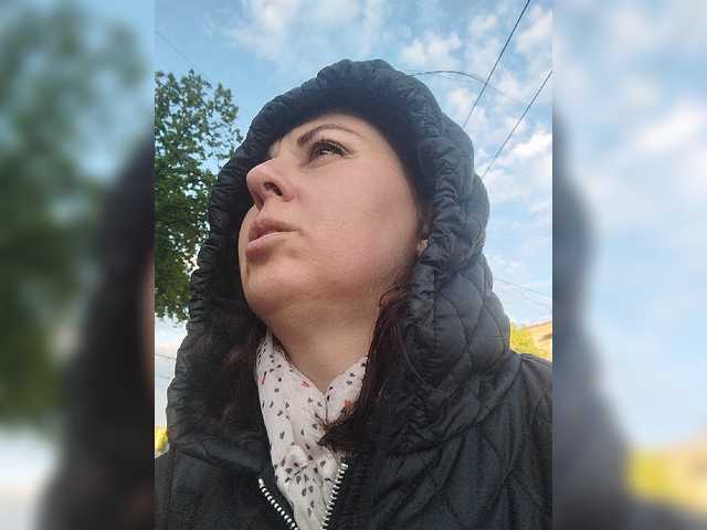 OpenGirl's BongaCams show and profile