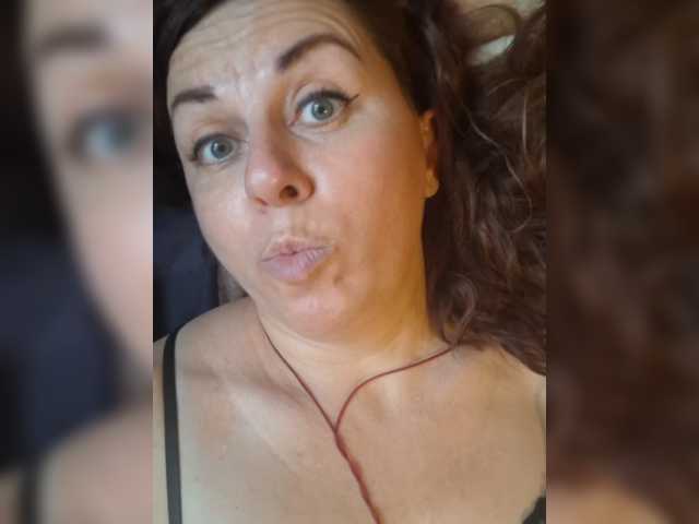 OpenGirl, en directo ahora en BongaCams