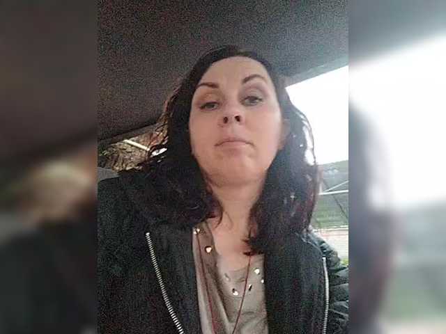 OpenGirl's BongaCams show and profile