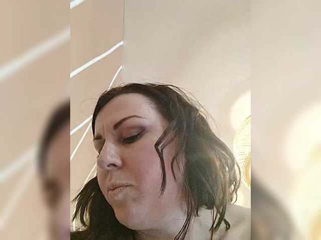 OpenGirl's BongaCams show and profile