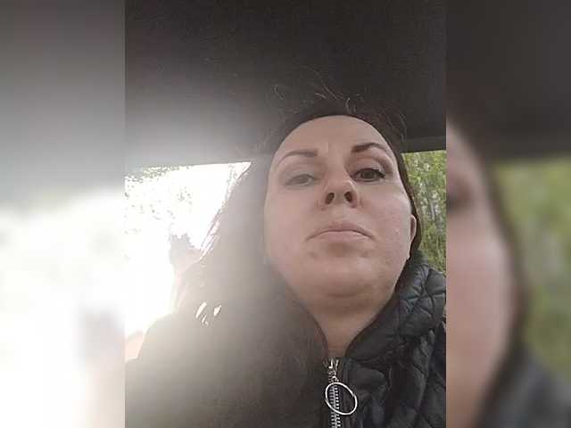 OpenGirl's BongaCams show and profile