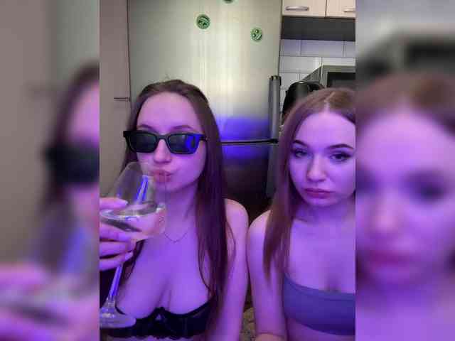 Kira_Sofia webcam