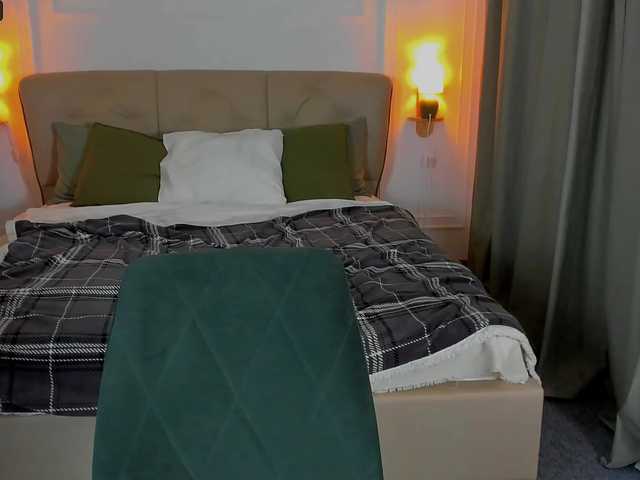 BlondiNi live cam preview