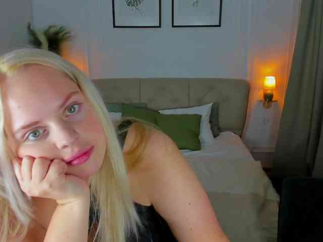 BlondiNi webcam