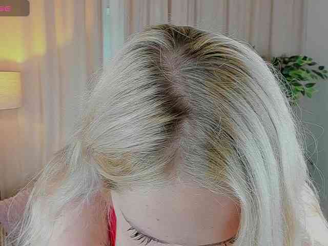 BlondiNi webcam