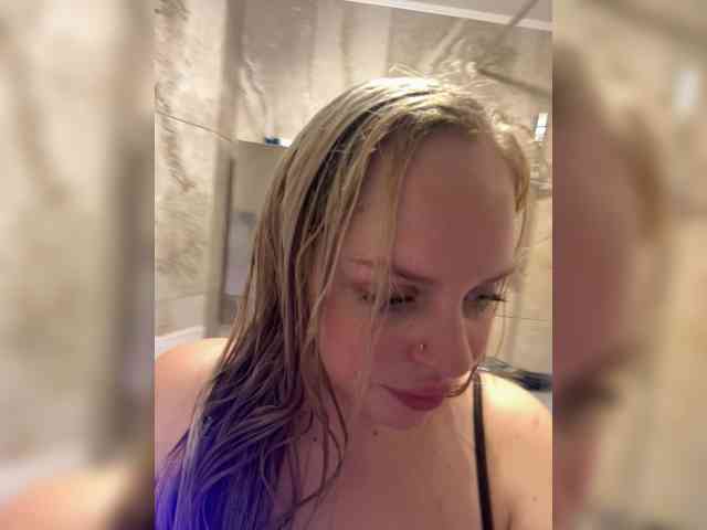 BlondiNi webcam