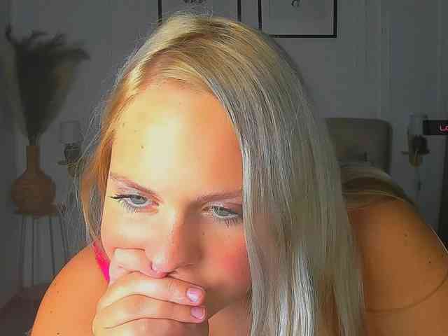 BlondiNi webcam