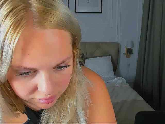 BlondiNi webcam