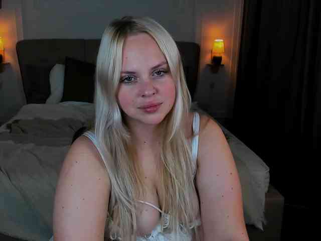 BlondiNi webcam