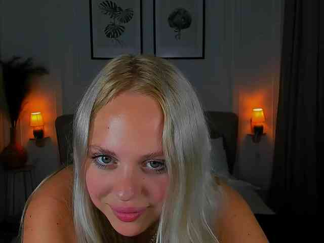 BlondiNi webcam