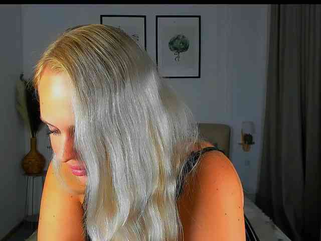 BlondiNi webcam