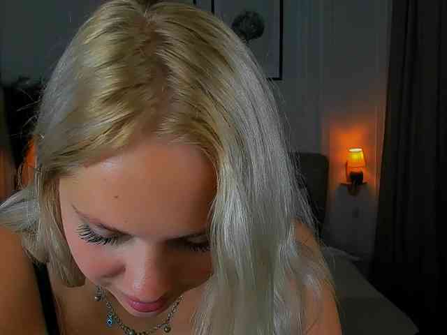 BlondiNi webcam