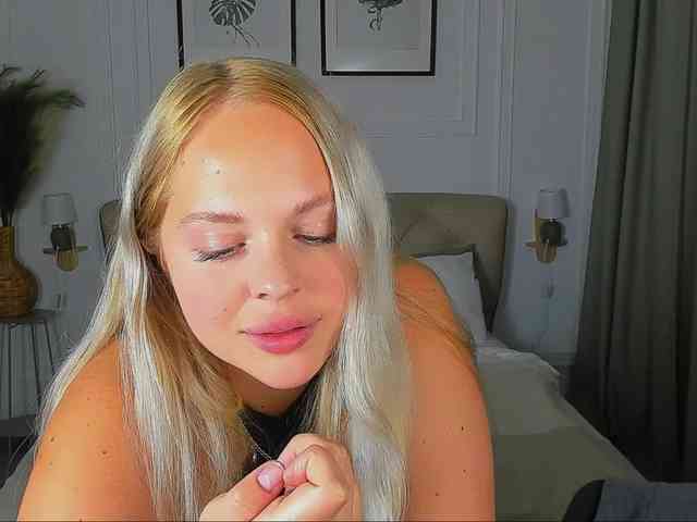BlondiNi webcam