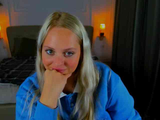 BlondiNi webcam