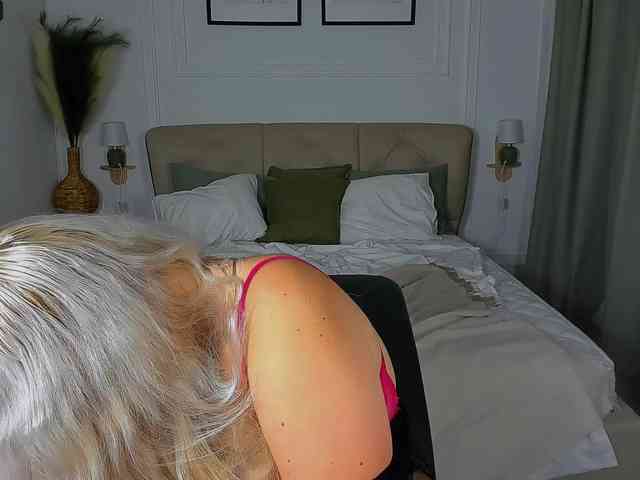 BlondiNi webcam