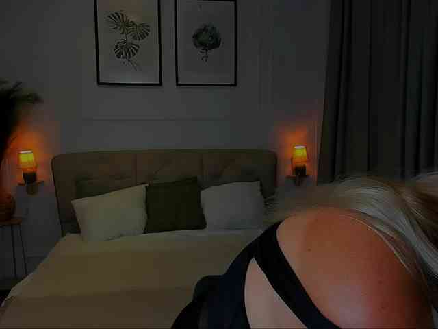 BlondiNi webcam