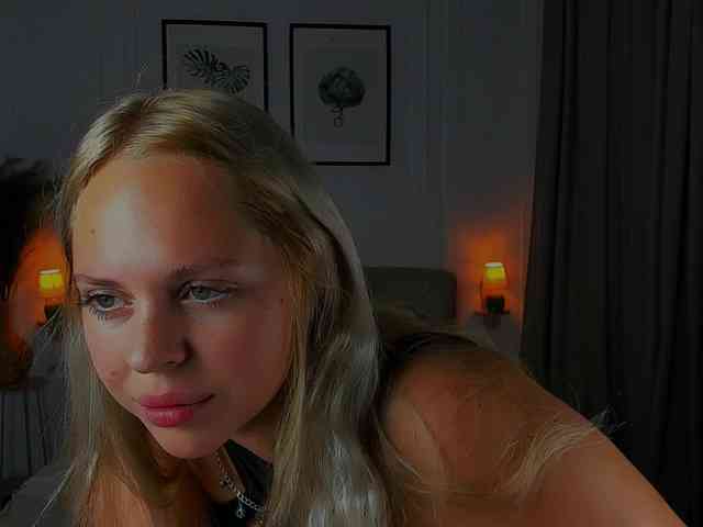 BlondiNi webcam