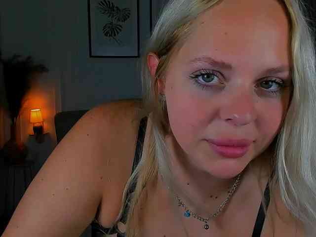 BlondiNi webcam