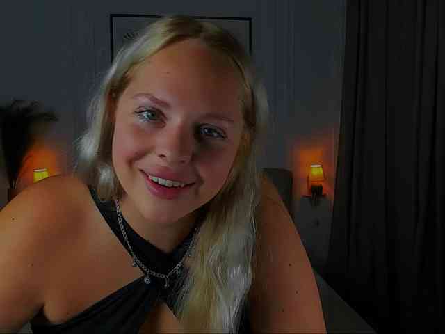 BlondiNi webcam
