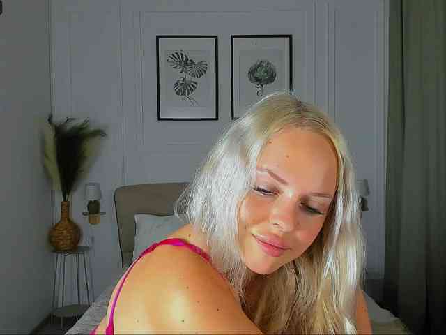 BlondiNi webcam