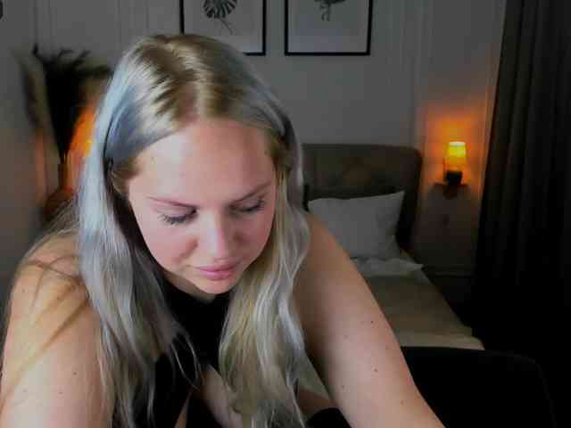 BlondiNi webcam