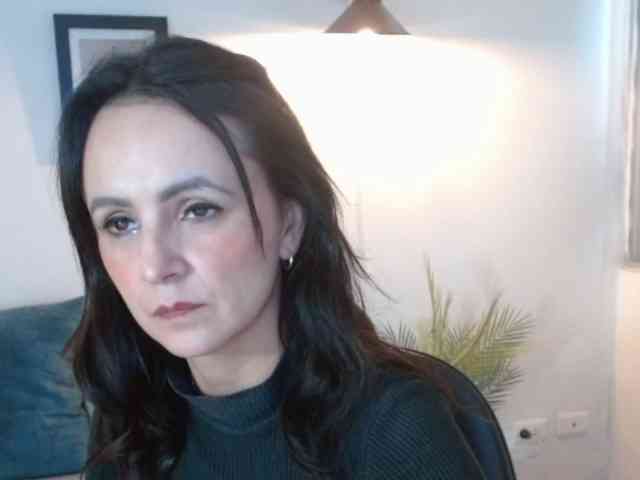 ValeriaGomezz webcam