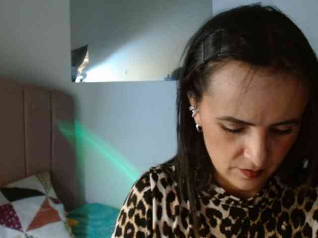 ValeriaGomezz webcam
