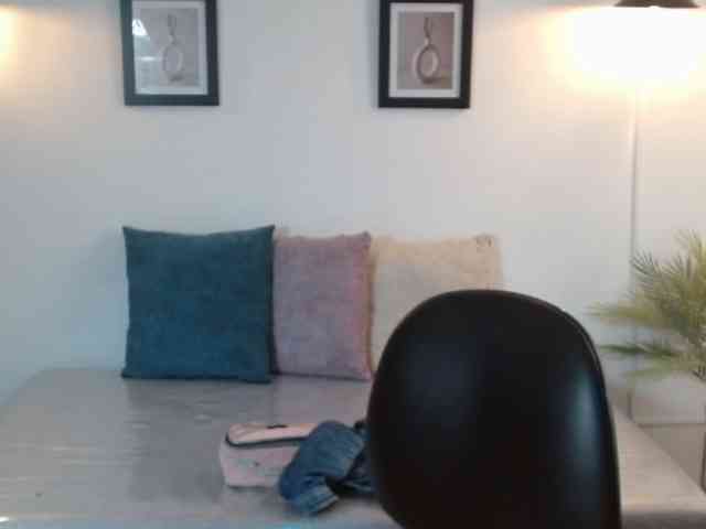 ValeriaGomezz webcam