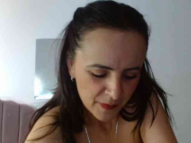 ValeriaGomezz webcam