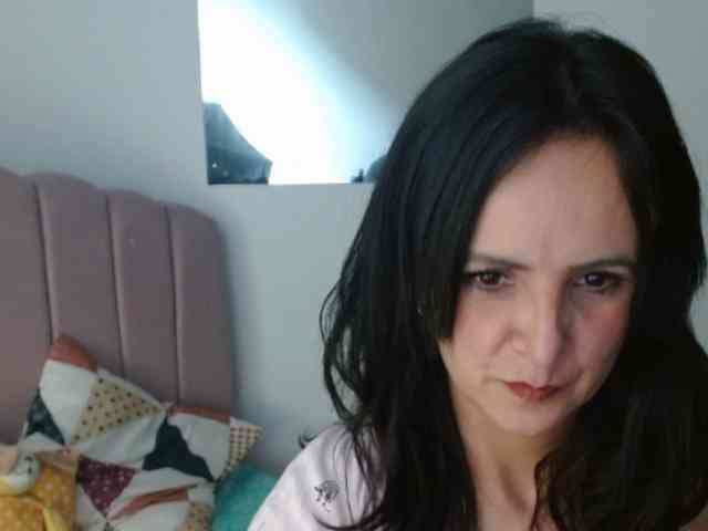 ValeriaGomezz webcam