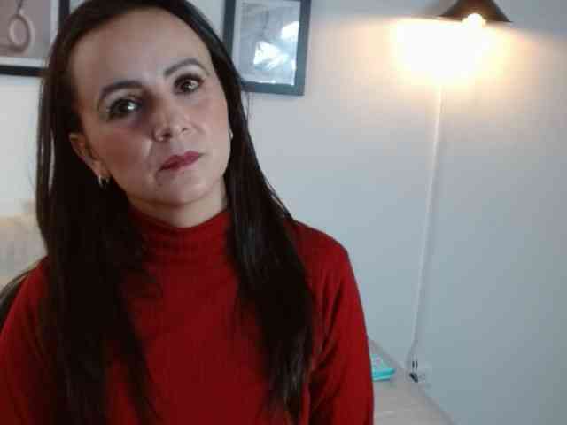 ValeriaGomezz webcam