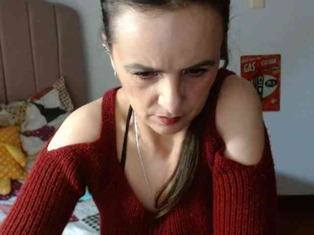 ValeriaGomezz webcam