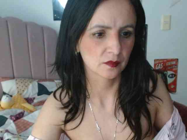 ValeriaGomezz webcam