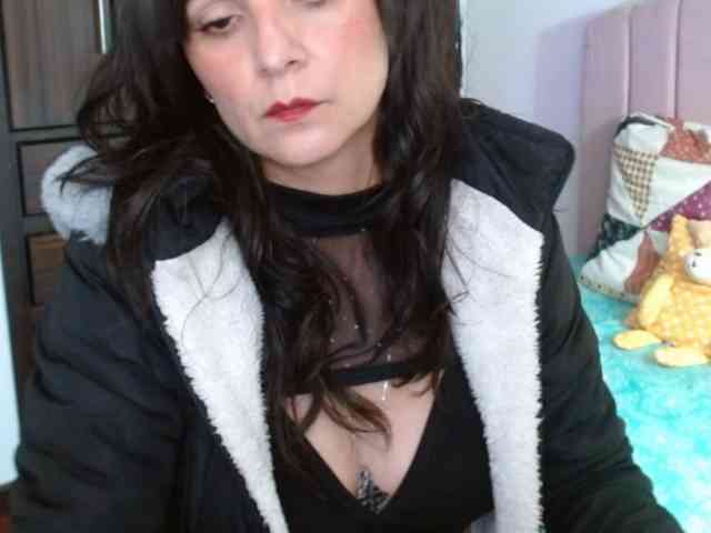 ValeriaGomezz webcam