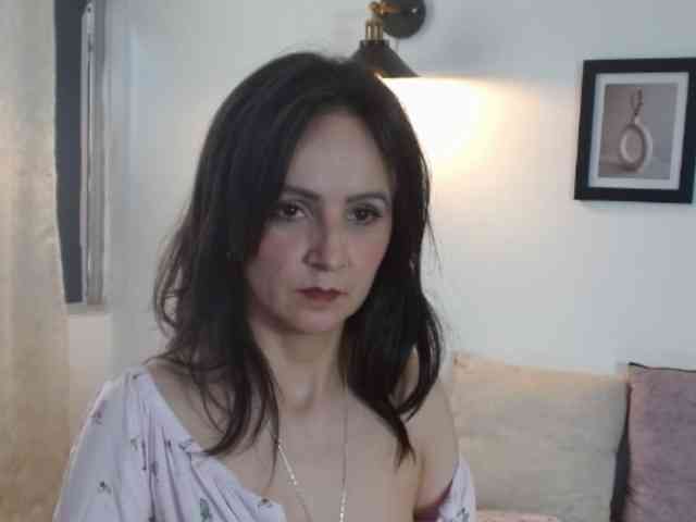 ValeriaGomezz webcam