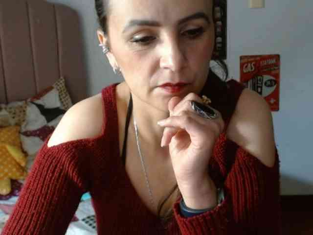 ValeriaGomezz webcam