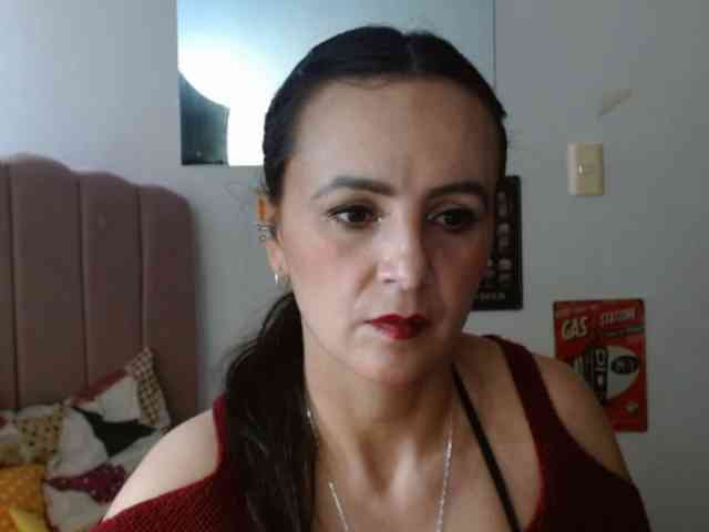 ValeriaGomezz webcam