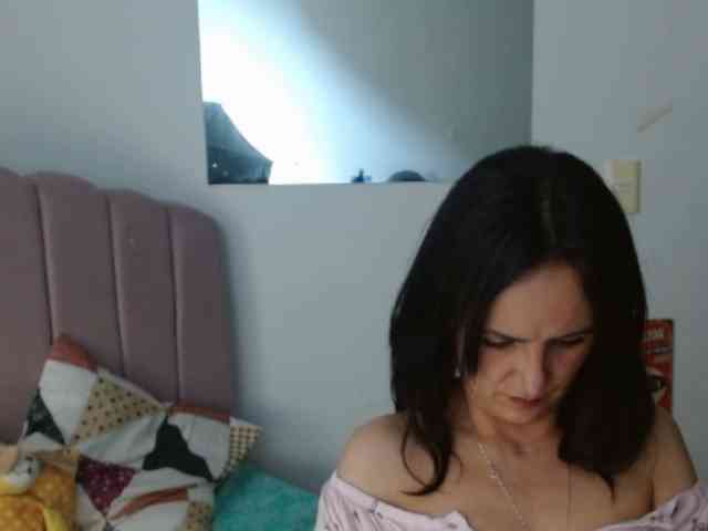 ValeriaGomezz webcam