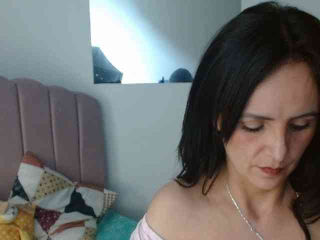 ValeriaGomezz webcam