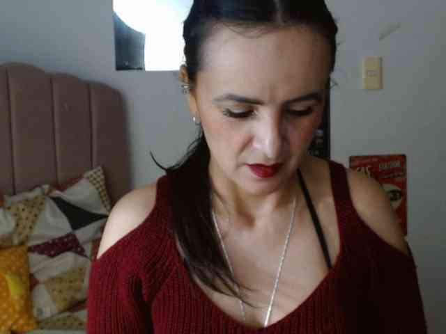 ValeriaGomezz webcam