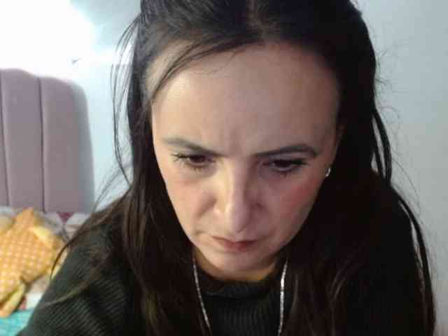 ValeriaGomezz webcam