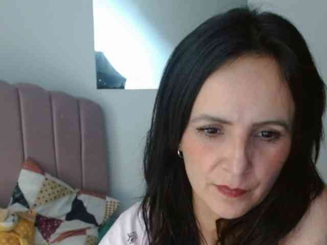 ValeriaGomezz webcam