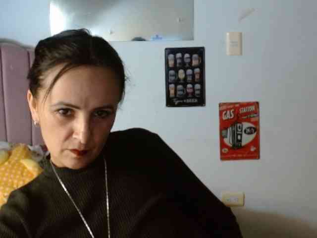 ValeriaGomezz webcam