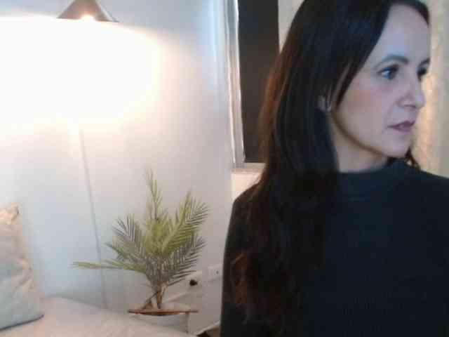 ValeriaGomezz webcam